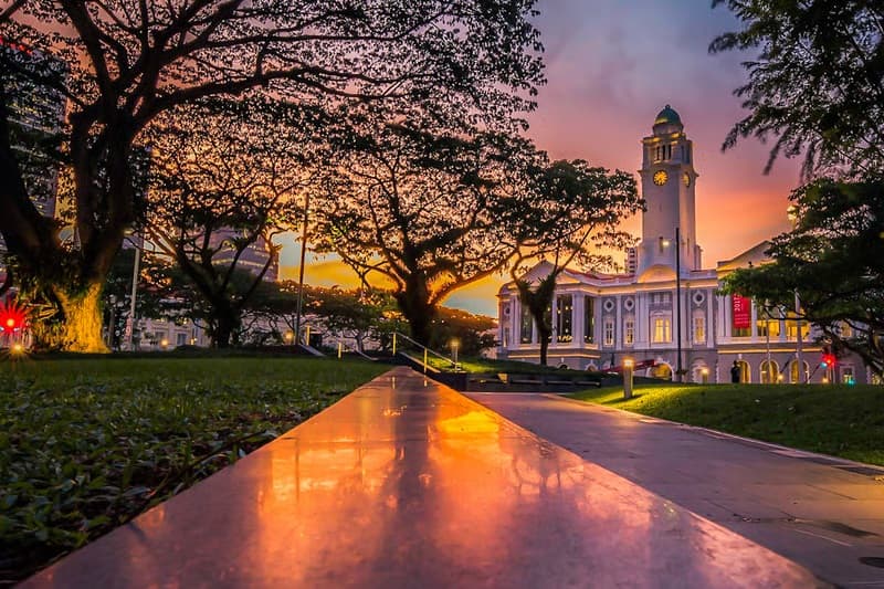 Hotel and city scenery in Kandy